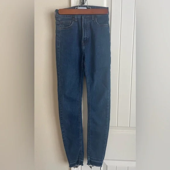 (3/$15) Bershka Skinny Ankle Super High Rise Jeans - Picture 2 of 5